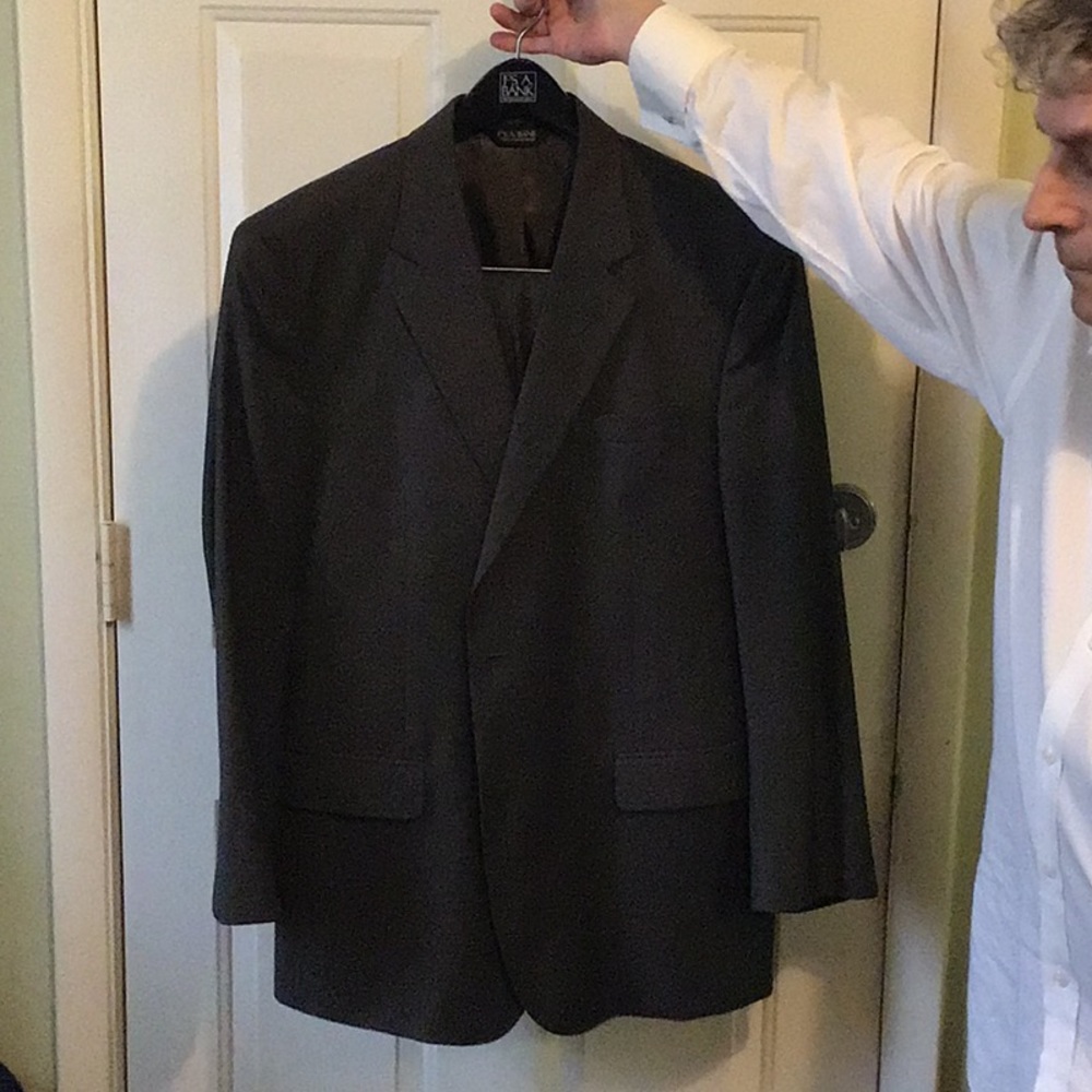 Suits - Picture 5 of 5